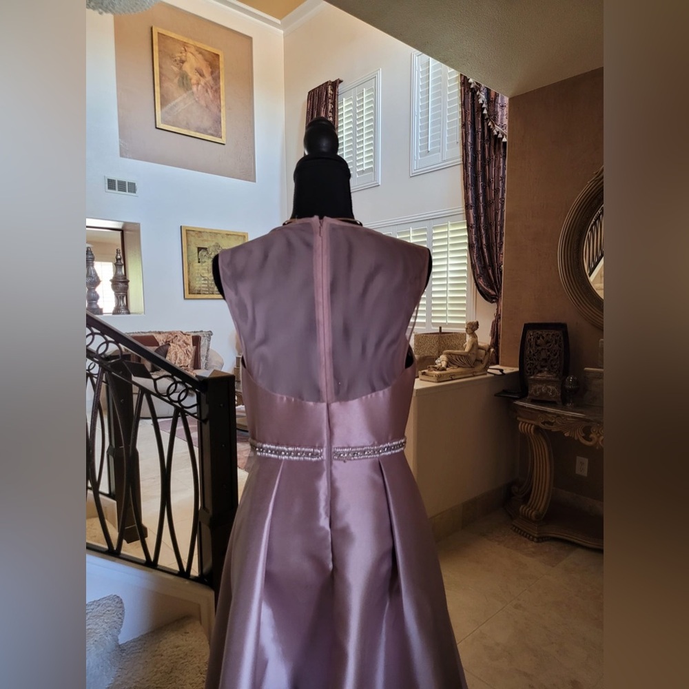 Great condition!! Gorgeous Nicole Miller Long Formal Gown Dress - Picture 4 of 9